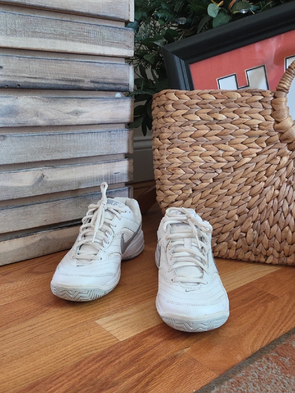 Women's Nike White Athletic Sneakers - Lightweight Comfort